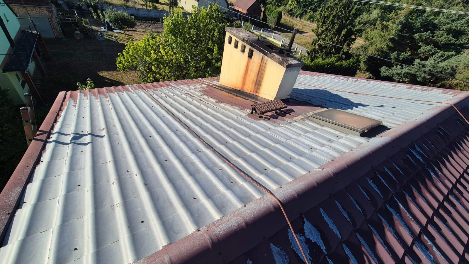 Dach - blachodachówka przed renowacją
